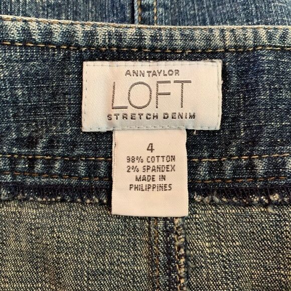🎄Ann Taylor LOFT Stretch Denim Mini - Picture 6 of 8